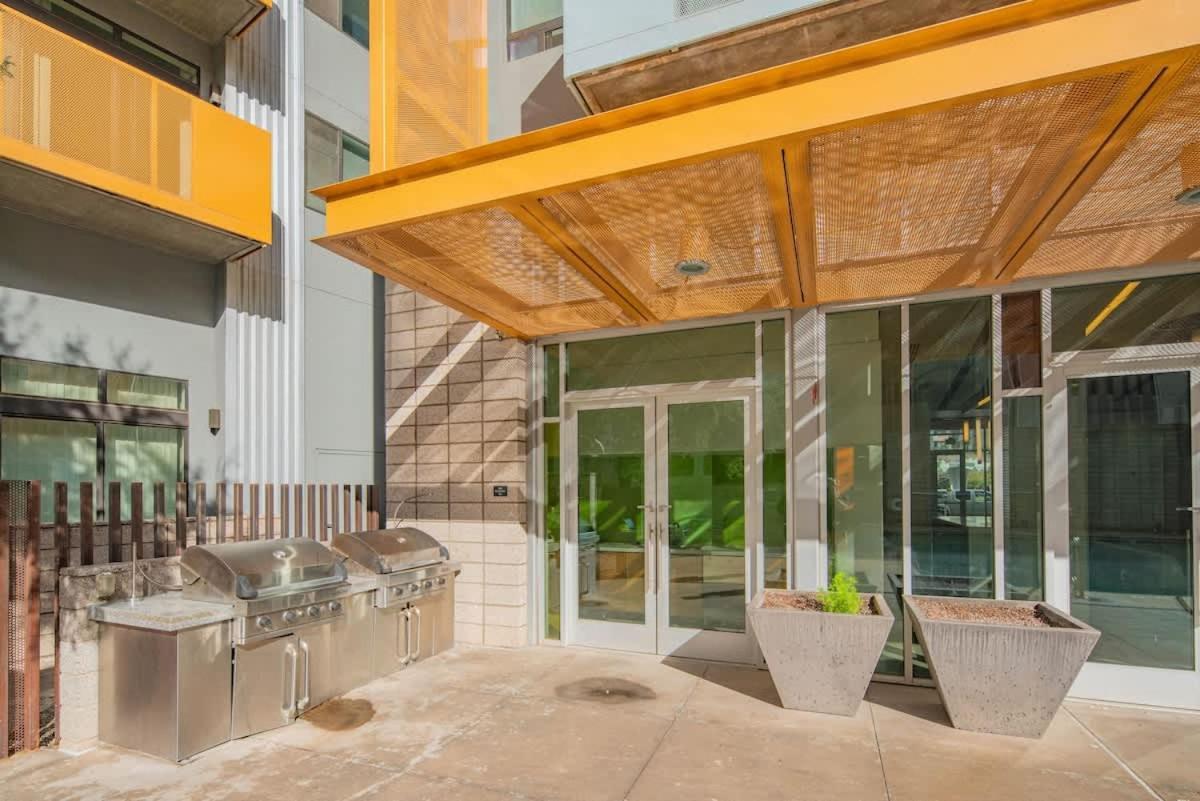 Stunning 2bd - Dt- Gym, Pool, Parking Sleep8 Apartment